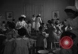Image cuisine communale Barcelone Espagne, 1942, de la seconde 44 séquences d'archives historiques vidéo 65675048274