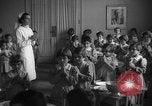 Image cuisine communale Barcelone Espagne, 1942, de la seconde 53 séquences d'archives historiques vidéo 65675048274
