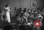 Image cuisine communale Barcelone Espagne, 1942, de la seconde 55 séquences d'archives historiques vidéo 65675048274