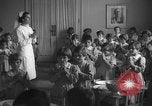 Image cuisine communale Barcelone Espagne, 1942, de la seconde 59 séquences d'archives historiques vidéo 65675048274