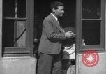 Image le pain est distribué aux travailleurs Barcelone Espagne, 1942, de la seconde 12 séquences d'archives historiques vidéo 65675048275