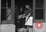 Image le pain est distribué aux travailleurs Barcelone Espagne, 1942, de la seconde 18 séquences d'archives historiques vidéo 65675048275