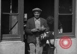 Image le pain est distribué aux travailleurs Barcelone Espagne, 1942, de la seconde 21 séquences d'archives historiques vidéo 65675048275