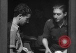 Image le pain est distribué aux travailleurs Barcelone Espagne, 1942, de la seconde 26 séquences d'archives historiques vidéo 65675048275