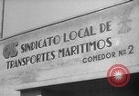 Image le pain est distribué aux travailleurs Barcelone Espagne, 1942, de la seconde 33 séquences d'archives historiques vidéo 65675048275