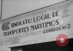 Image le pain est distribué aux travailleurs Barcelone Espagne, 1942, de la seconde 40 séquences d'archives historiques vidéo 65675048275
