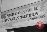 Image le pain est distribué aux travailleurs Barcelone Espagne, 1942, de la seconde 41 séquences d'archives historiques vidéo 65675048275