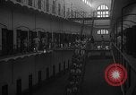Image prisonniers double-temps en formation à partir de leurs cellules Valence Espagne, 1942, de la seconde 18 séquences d'archives historiques vidéo 65675048276