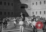 Image prisonniers s'engager dans des activités sportives officielles Valence Espagne, 1942, de la seconde 19 séquences d'archives historiques vidéo 65675048277
