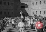 Image prisonniers s'engager dans des activités sportives officielles Valence Espagne, 1942, de la seconde 21 séquences d'archives historiques vidéo 65675048277