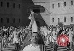 Image prisonniers s'engager dans des activités sportives officielles Valence Espagne, 1942, de la seconde 24 séquences d'archives historiques vidéo 65675048277