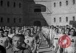 Image prisonniers s'engager dans des activités sportives officielles Valence Espagne, 1942, de la seconde 28 séquences d'archives historiques vidéo 65675048277