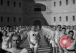 Image prisonniers s'engager dans des activités sportives officielles Valence Espagne, 1942, de la seconde 32 séquences d'archives historiques vidéo 65675048277