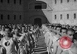 Image prisonniers s'engager dans des activités sportives officielles Valence Espagne, 1942, de la seconde 40 séquences d'archives historiques vidéo 65675048277