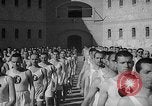 Image prisonniers s'engager dans des activités sportives officielles Valence Espagne, 1942, de la seconde 42 séquences d'archives historiques vidéo 65675048277
