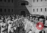Image prisonniers s'engager dans des activités sportives officielles Valence Espagne, 1942, de la seconde 43 séquences d'archives historiques vidéo 65675048277