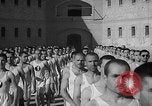 Image prisonniers s'engager dans des activités sportives officielles Valence Espagne, 1942, de la seconde 46 séquences d'archives historiques vidéo 65675048277