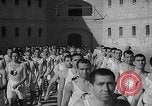 Image prisonniers s'engager dans des activités sportives officielles Valence Espagne, 1942, de la seconde 51 séquences d'archives historiques vidéo 65675048277