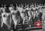 Image prisonniers s'engager dans des activités sportives officielles Valence Espagne, 1942, de la seconde 54 séquences d'archives historiques vidéo 65675048277