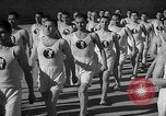 Image prisonniers s'engager dans des activités sportives officielles Valence Espagne, 1942, de la seconde 55 séquences d'archives historiques vidéo 65675048277