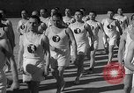 Image prisonniers s'engager dans des activités sportives officielles Valence Espagne, 1942, de la seconde 57 séquences d'archives historiques vidéo 65675048277