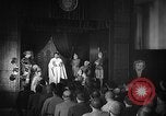 Image espagnol prisonniers politiques de donner une pièce de théâtre dans le théâtre Valence Espagne, 1942, de la seconde 22 séquences d'archives historiques vidéo 65675048279