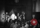Image espagnol prisonniers politiques de donner une pièce de théâtre dans le théâtre Valence Espagne, 1942, de la seconde 24 séquences d'archives historiques vidéo 65675048279