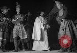 Image espagnol prisonniers politiques de donner une pièce de théâtre dans le théâtre Valence Espagne, 1942, de la seconde 47 séquences d'archives historiques vidéo 65675048279