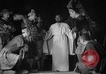 Image espagnol prisonniers politiques de donner une pièce de théâtre dans le théâtre Valence Espagne, 1942, de la seconde 49 séquences d'archives historiques vidéo 65675048279