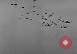 Standbild Fallschirmjäger New York United States USA, 1946, aus Sekunde 31 historischem Filmmaterial Videoclip 65675048281