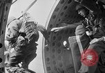 Standbild Fallschirmjäger New York United States USA, 1946, aus Sekunde 35 historischem Filmmaterial Videoclip 65675048281