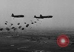 Standbild Fallschirmjäger New York United States USA, 1946, aus Sekunde 37 historischem Filmmaterial Videoclip 65675048281