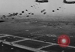 Standbild Fallschirmjäger New York United States USA, 1946, aus Sekunde 40 historischem Filmmaterial Videoclip 65675048281