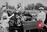 Standbild Antique Automobile pageant Mineola New York USA, 1946, aus Sekunde 27 historischem Filmmaterial Videoclip 65675048282