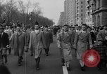 Standbild anti-kommunistischen Loyalität Parade auf der Fifth Avenue New York City USA, 1950, aus Sekunde 5 historischem Filmmaterial Videoclip 65675048288