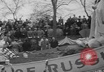 Standbild anti-kommunistischen Loyalität Parade auf der Fifth Avenue New York City USA, 1950, aus Sekunde 32 historischem Filmmaterial Videoclip 65675048288