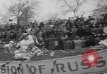 Standbild anti-kommunistischen Loyalität Parade auf der Fifth Avenue New York City USA, 1950, aus Sekunde 33 historischem Filmmaterial Videoclip 65675048288