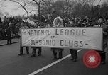 Standbild anti-kommunistischen Loyalität Parade auf der Fifth Avenue New York City USA, 1950, aus Sekunde 36 historischem Filmmaterial Videoclip 65675048288