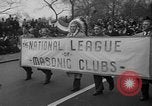 Standbild anti-kommunistischen Loyalität Parade auf der Fifth Avenue New York City USA, 1950, aus Sekunde 37 historischem Filmmaterial Videoclip 65675048288