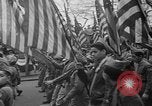 Standbild anti-kommunistischen Loyalität Parade auf der Fifth Avenue New York City USA, 1950, aus Sekunde 55 historischem Filmmaterial Videoclip 65675048288