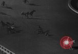 Standbild Trabrennen Yonkers New York USA, 1950, aus Sekunde 7 historischem Filmmaterial Videoclip 65675048290