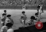 Standbild Stierkampf Sevilla Spanien, 1950, aus Sekunde 20 historischem Filmmaterial Videoclip 65675048291
