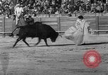 Standbild Stierkampf Sevilla Spanien, 1950, aus Sekunde 30 historischem Filmmaterial Videoclip 65675048291