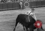 Standbild Stierkampf Sevilla Spanien, 1950, aus Sekunde 35 historischem Filmmaterial Videoclip 65675048291