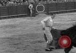 Standbild Stierkampf Sevilla Spanien, 1950, aus Sekunde 36 historischem Filmmaterial Videoclip 65675048291