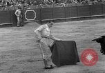 Standbild Stierkampf Sevilla Spanien, 1950, aus Sekunde 37 historischem Filmmaterial Videoclip 65675048291