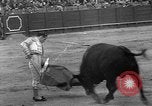 Standbild Stierkampf Sevilla Spanien, 1950, aus Sekunde 38 historischem Filmmaterial Videoclip 65675048291
