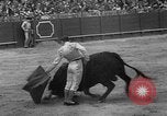 Standbild Stierkampf Sevilla Spanien, 1950, aus Sekunde 41 historischem Filmmaterial Videoclip 65675048291