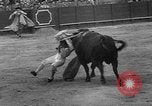 Standbild Stierkampf Sevilla Spanien, 1950, aus Sekunde 47 historischem Filmmaterial Videoclip 65675048291