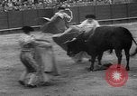 Standbild Stierkampf Sevilla Spanien, 1950, aus Sekunde 49 historischem Filmmaterial Videoclip 65675048291
